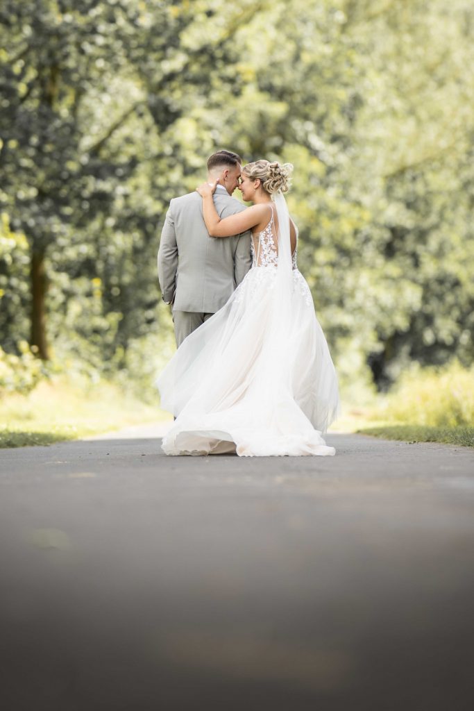 Eine Hochzeit<br>am<br>See 4 Eine Hochzeit<br>am<br>See 4