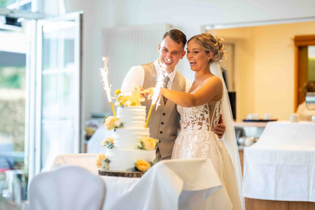 Eine Hochzeit<br>am<br>See 7 Eine Hochzeit<br>am<br>See 7