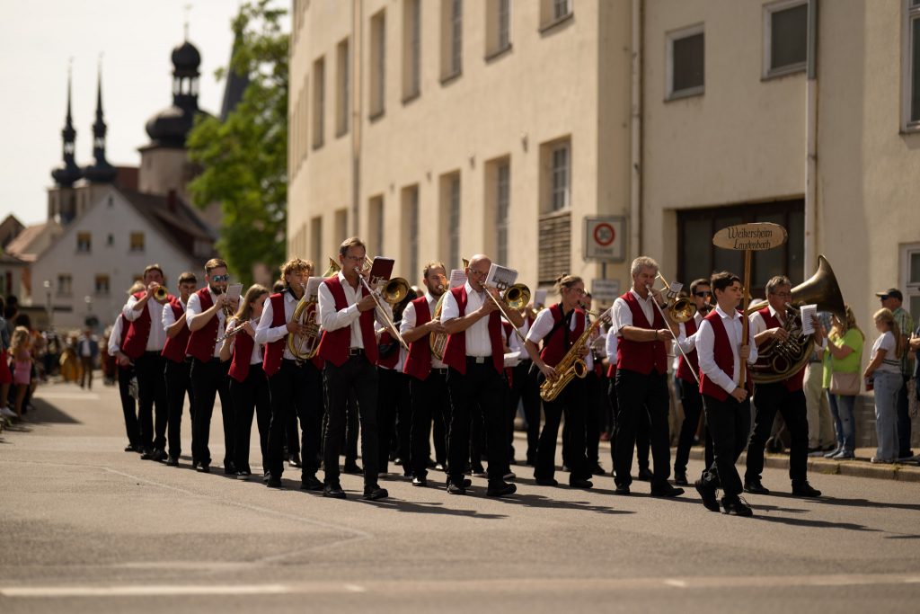 Weikersheim<br>606. Kärwe<br>hist. Umzug 1 Weikersheim<br>606. Kärwe<br>hist. Umzug 1