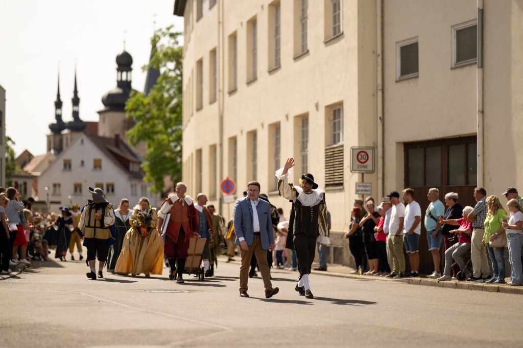 Weikersheim<br>606. Kärwe<br>hist. Umzug 4 Weikersheim<br>606. Kärwe<br>hist. Umzug 4
