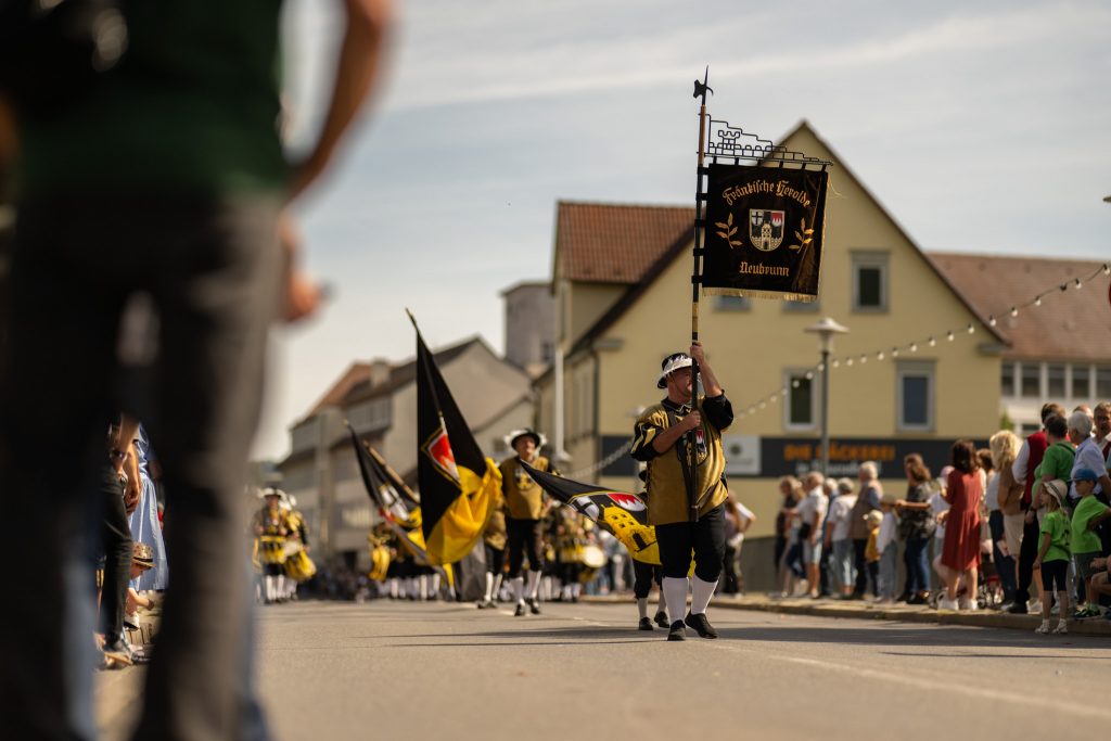Weikersheim<br>606. Kärwe<br>hist. Umzug 2 Weikersheim<br>606. Kärwe<br>hist. Umzug 2